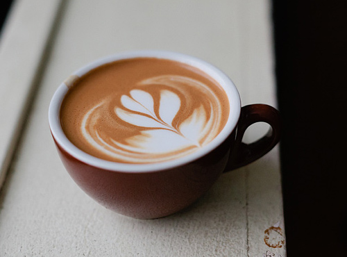 Latte Art – How to Draw a Tulip on Your Coffee photo