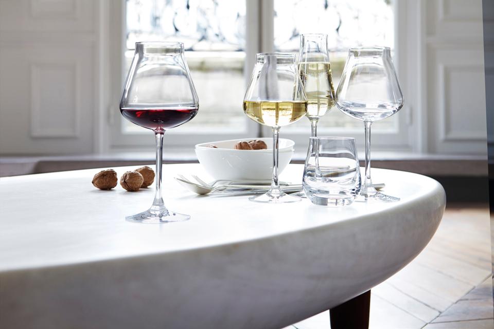 New wine glasses aim to balance “water and fire” photo