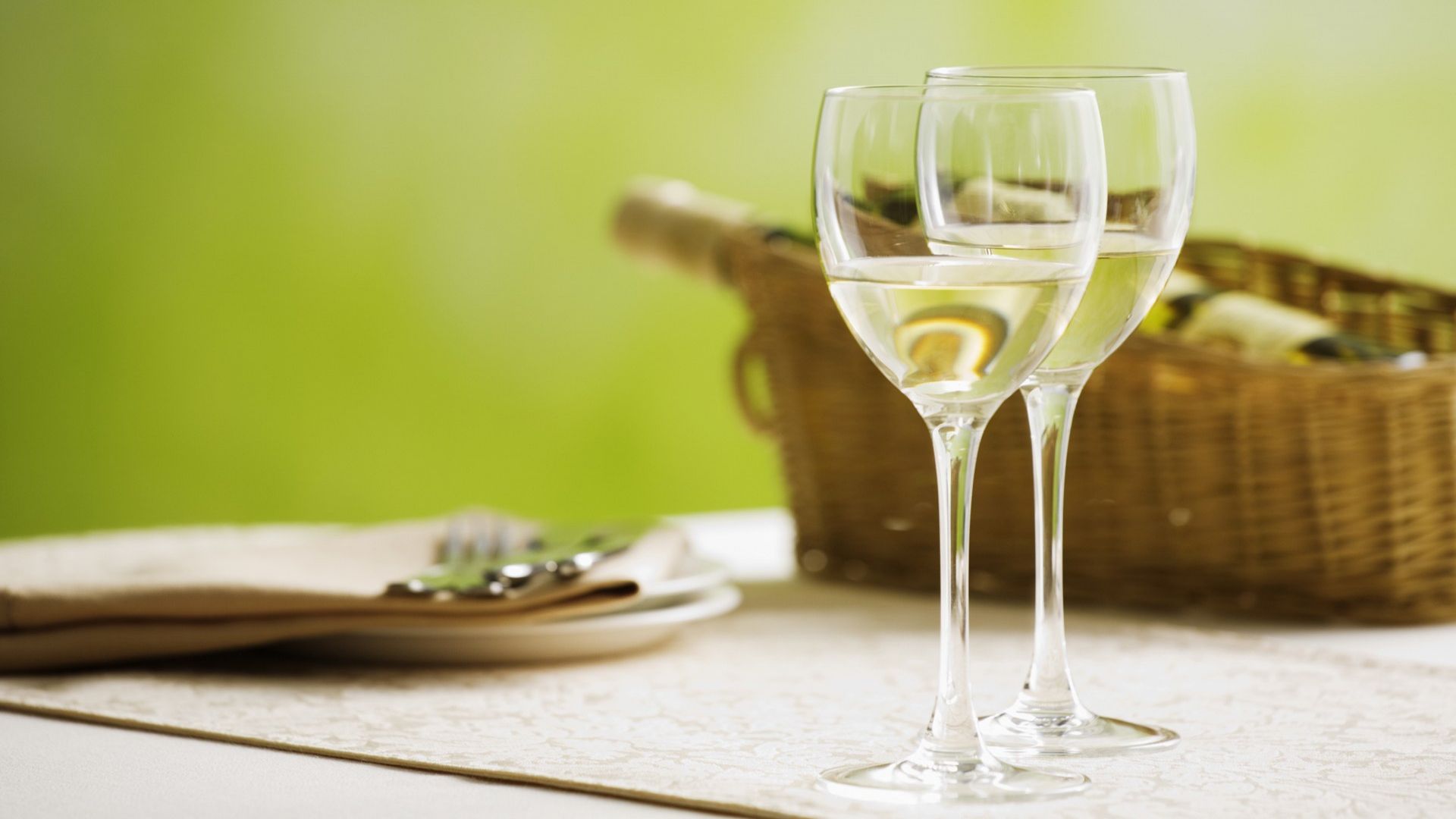 Change up the Sauvignon sipping with some Chardonnay this summer photo