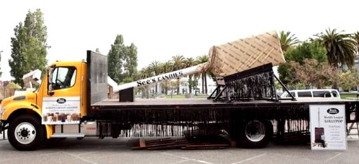 The World`s Largest Lollipop, Weighing in at 3.5 Tons photo