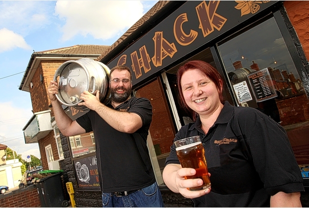 Why pint-sized pub is talk of the town for beer aficionados photo