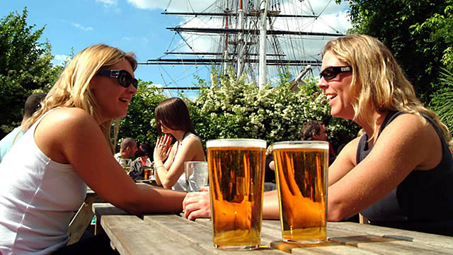 More Britons Turning To Craft Beer photo