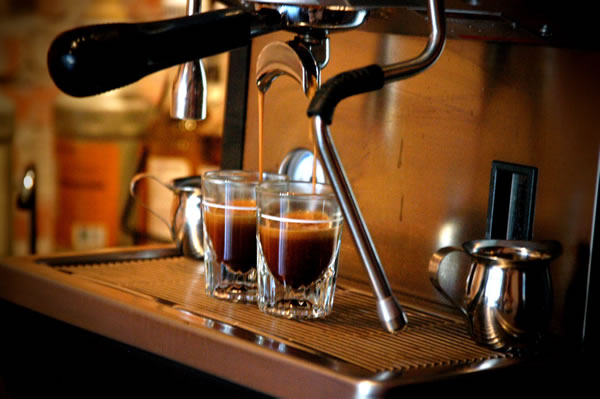 Drink two espressos to enhance long-term memory photo