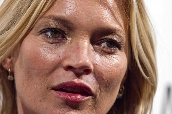 Sloshed Kate Moss: ‘‘I might be 40 but I still know how to party’’ photo