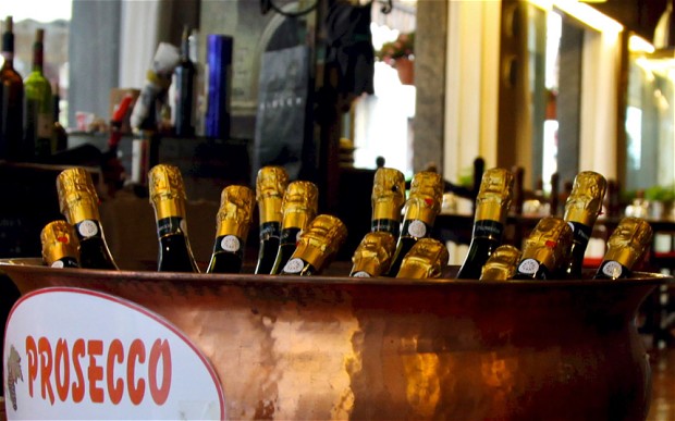 Prosecco replaces champagne as world’s favourite sparkling wine photo