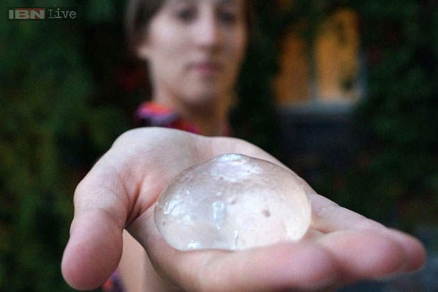 Drink water and eat the water bottle too: edible water bottles are here! photo