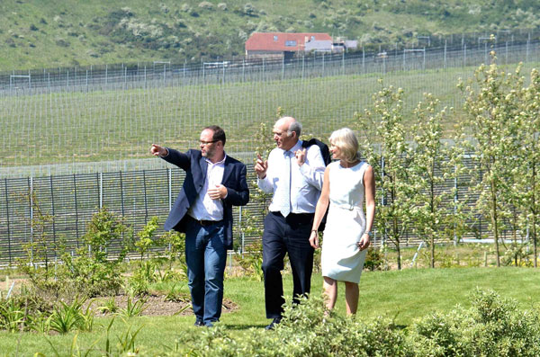 UK minister praises English wine at Rathfinny Estate opening photo