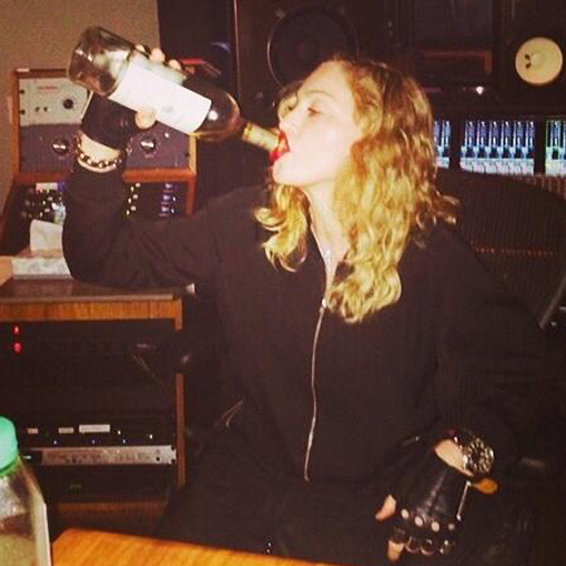 Madonna gets drunk on Rosé photo