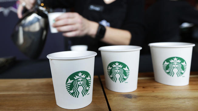 Starbucks Bans Employees From Wearing Engagement Rings photo