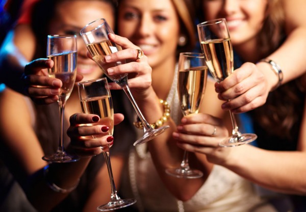 Tried and tested tricks to ensure you don’t get to drunk at New Year parties photo