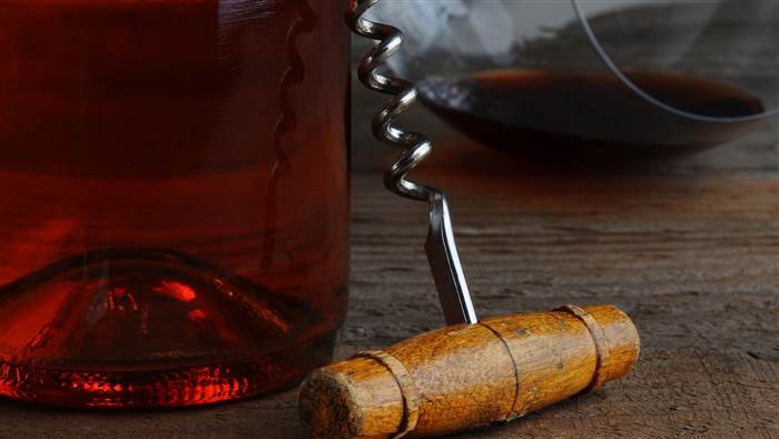 The best way to preserve half-drunk bottles of wine photo