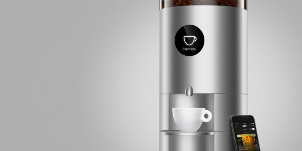 The coffee brewer controlled by your smartphone that automatically orders beans for you photo
