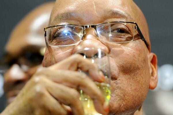 Zuma and wives spend R65 000 on drinks while eating out. photo