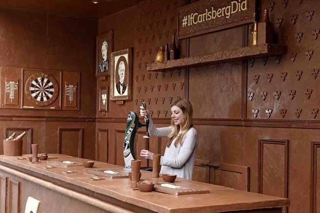 A pub made entirely from chocolate photo