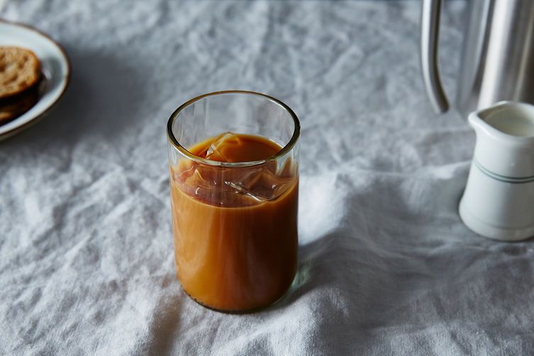 How to Make Cold-Brewed Coffee photo