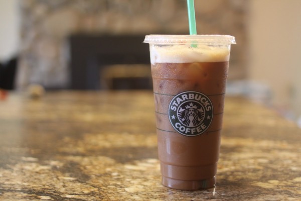Woman sues Starbucks for $5m due to ice in cold drinks photo