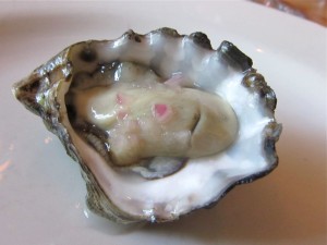kumamoto-oyster-with-shallot-mingonette