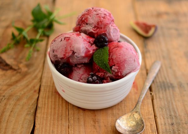 Wine Roasted Fig And Fennel Ice-cream Recipe photo