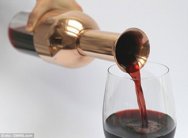 This flask will keep your wine fresh for up to 12 days photo