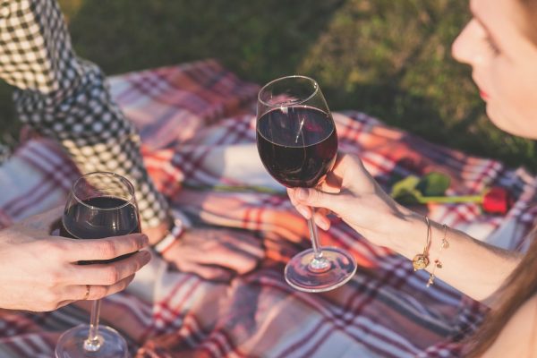 How to drink red wine in summer photo