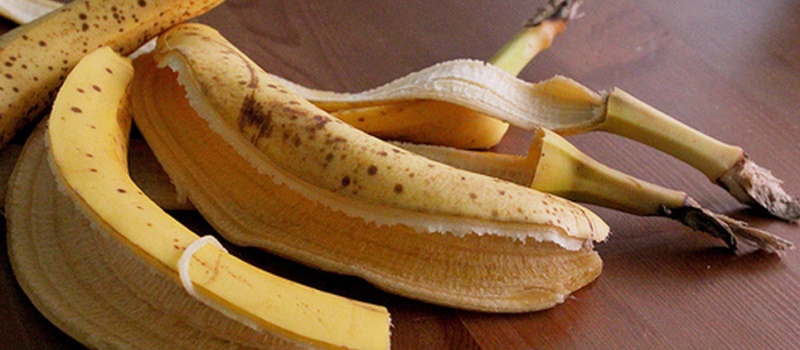 Ingenious Ways To Re-Use Banana Peels photo