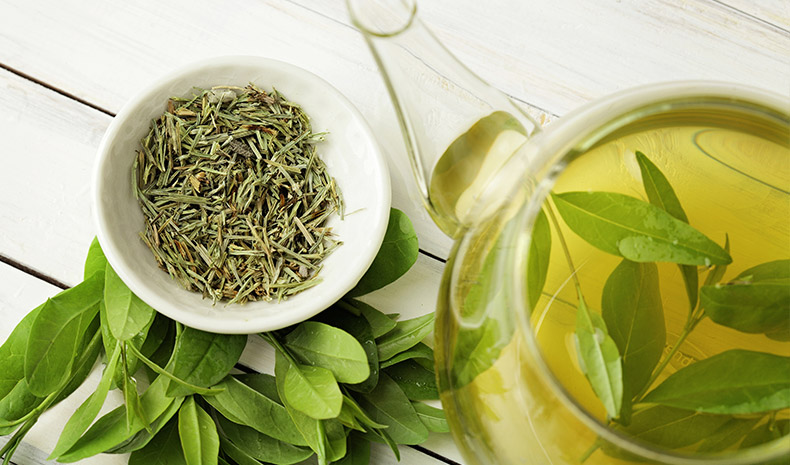 9 Reasons To Drink Green Tea photo