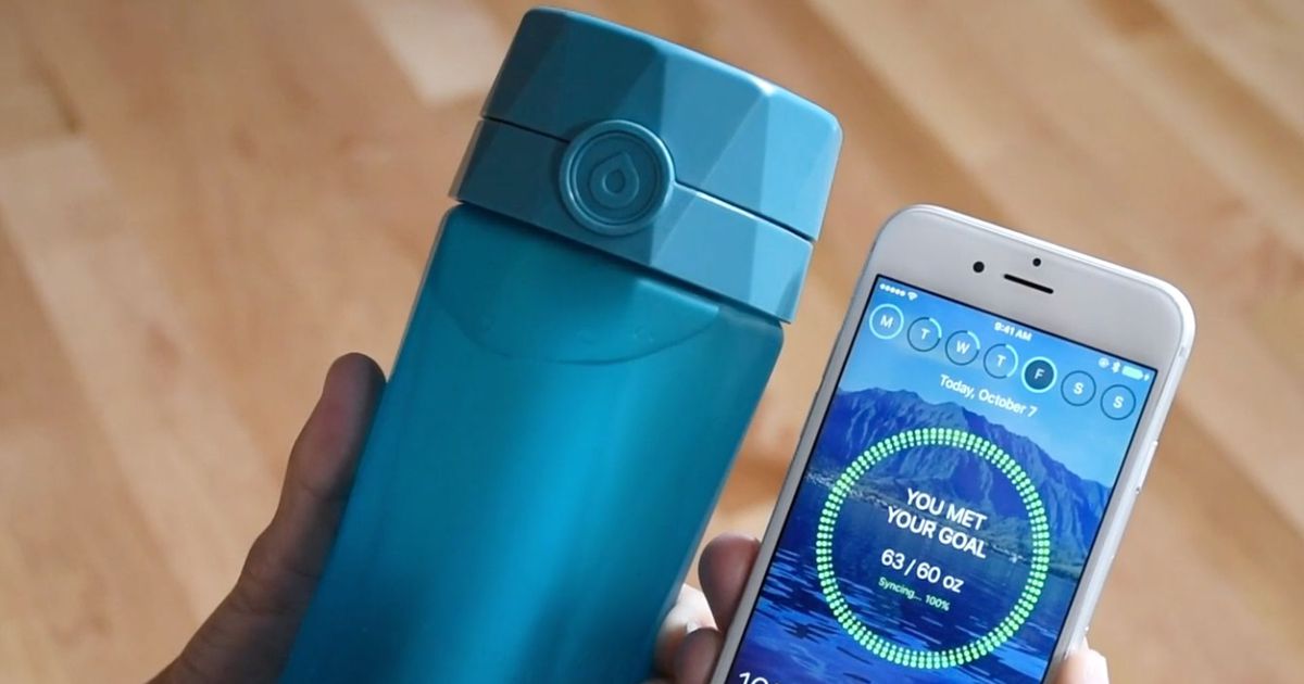 This Water Bottle Will Make Sure You’re Never Dehydrated photo
