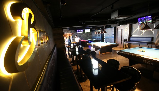 Bar Review: Breeze In Causeway Bay ? Be Paul Newman In This  Pool Hall, Good Value For Money photo