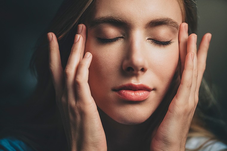 How To Do A Facial Massage For Glowing Skin photo