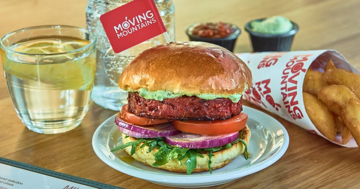 We Tried The Moving Mountains ‘bleeding’ B12 Vegan Burger photo