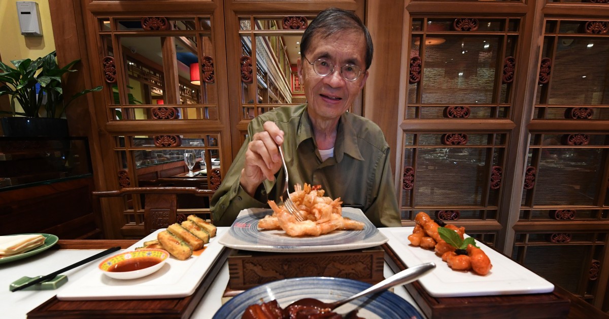 No Chopsticks For Man Who Has Dined At Over 7,300 Chinese Restaurants photo