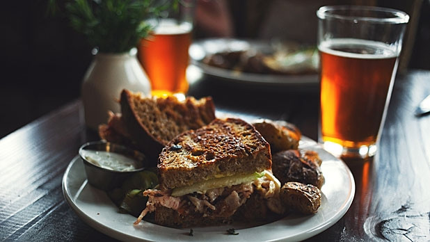 Foods that taste better when paired with a cold beer photo