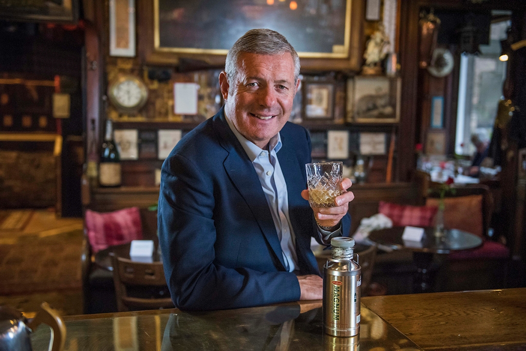 Rugby Legend Is New Face Of Scotch Cream Liqueur photo