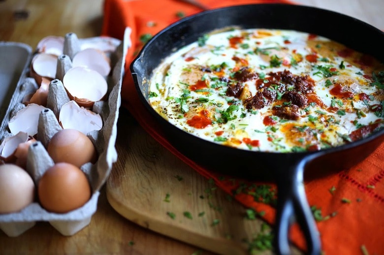 Creamy polenta eggs with chorizo photo