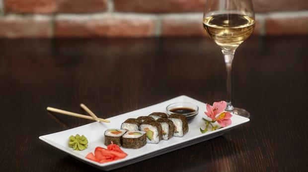 The Best Beverages To Pair With Your Sushi photo