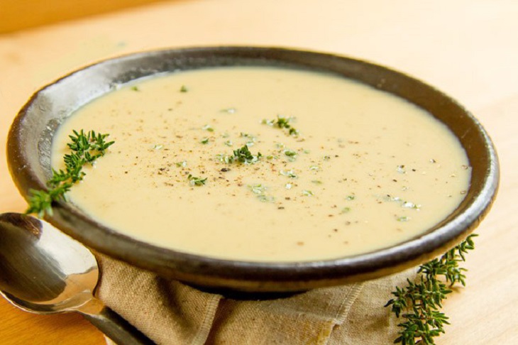 Beat The Flu With This Garlic And Onion Soup photo