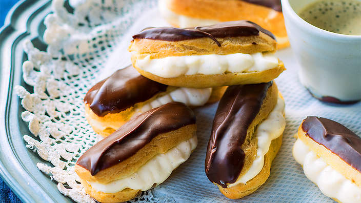 Celebrate Chocolate Eclair Day With These Choc Friendly Cocktails photo