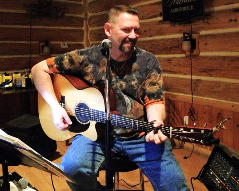 Richie Darling Stops At Saddle Mountain Brewing Co. In Goodyear Sept. 18 photo