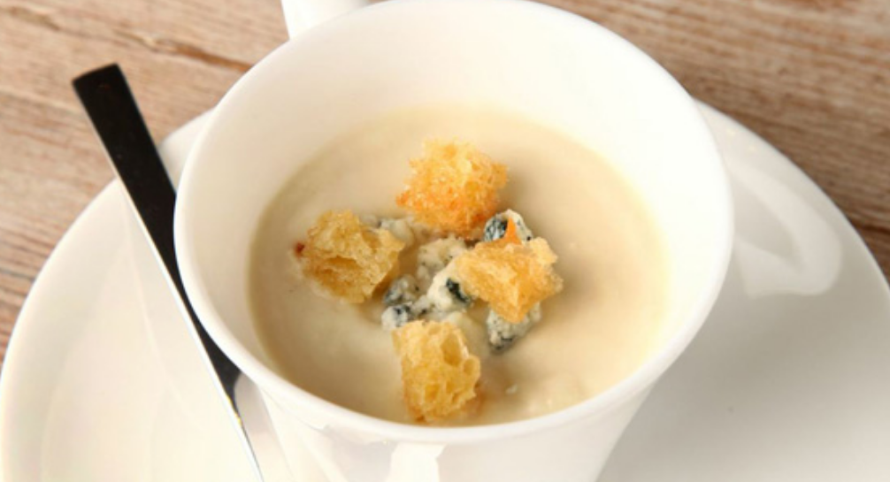 Cauliflower and Gorgonzola Soup with Creation Merlot photo
