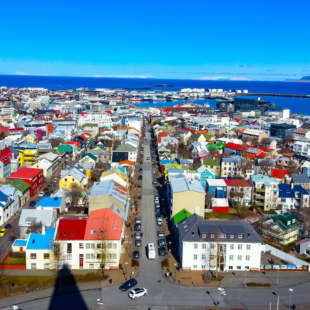 The Best Bars In Reykjavik To Visit While On Vacation In Iceland photo