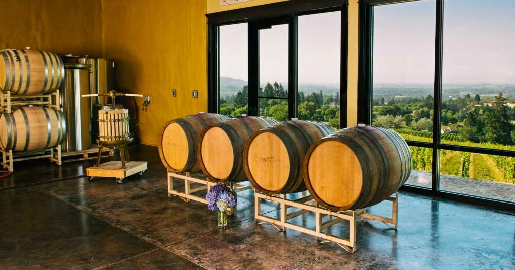 Where To Drink White Wine In The Willamette Valley photo