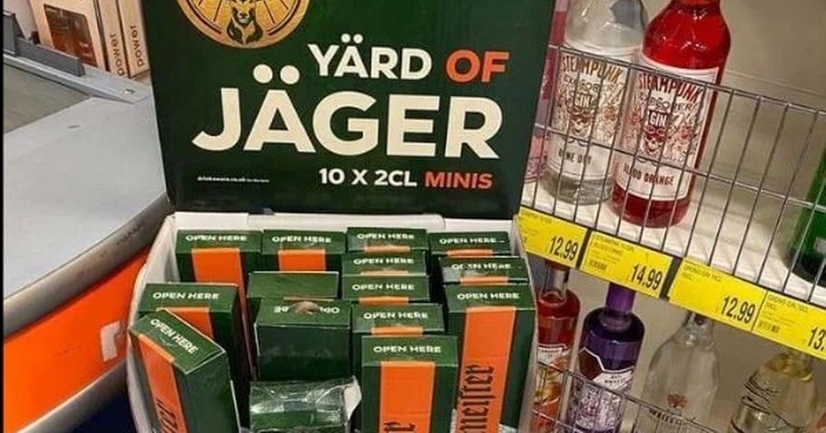 B&m Selling A Yard Of Jägermeister With 10 Mini Bottles For Less Than £10 photo