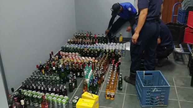 Cape Town Beachgoers Turn Violent After Authorities Seize Booze photo