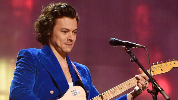 Harry Styles Gives Advice On Love photo