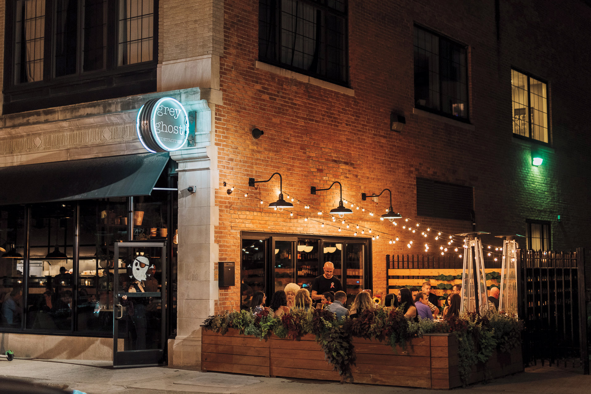 Detroit Hustle: The Best Bars And Restaurants In Motor City photo