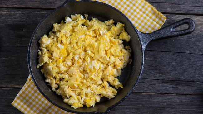 5 Mistakes You’re Making When Scrambling Eggs photo
