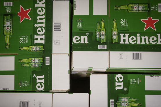 Heineken Profit Plunges As Lockdowns Pummel Sales At Bars photo