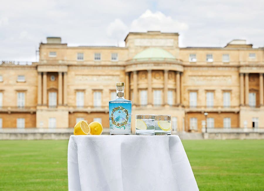 Gin Fit For A Queen! Buckingham Palace Releases Its Own Brand Of Gin photo