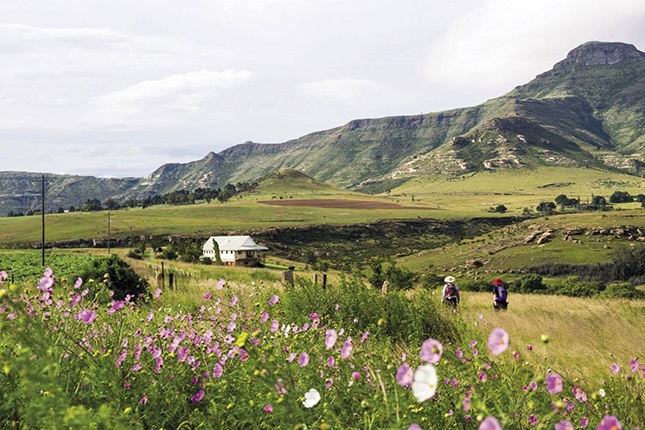 Slackpacking In Style On The Clarens San-traverse photo