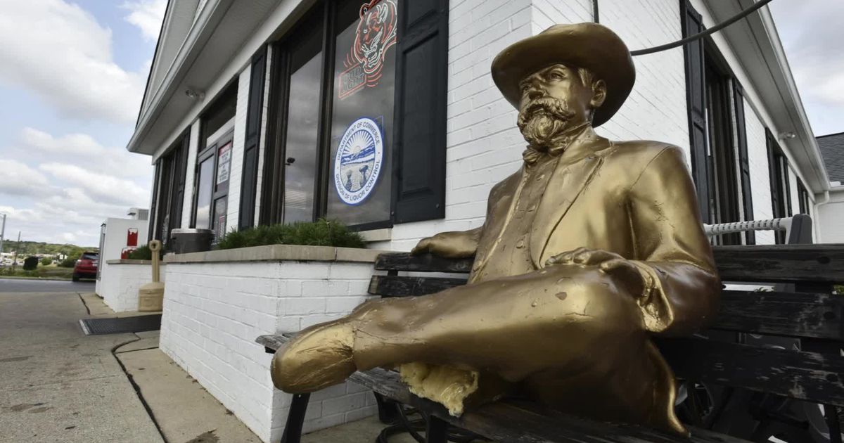 Man Accused Of Breaking Leg Off Jack Daniels Statue, Ransacking Hamilton Liquor Store photo
